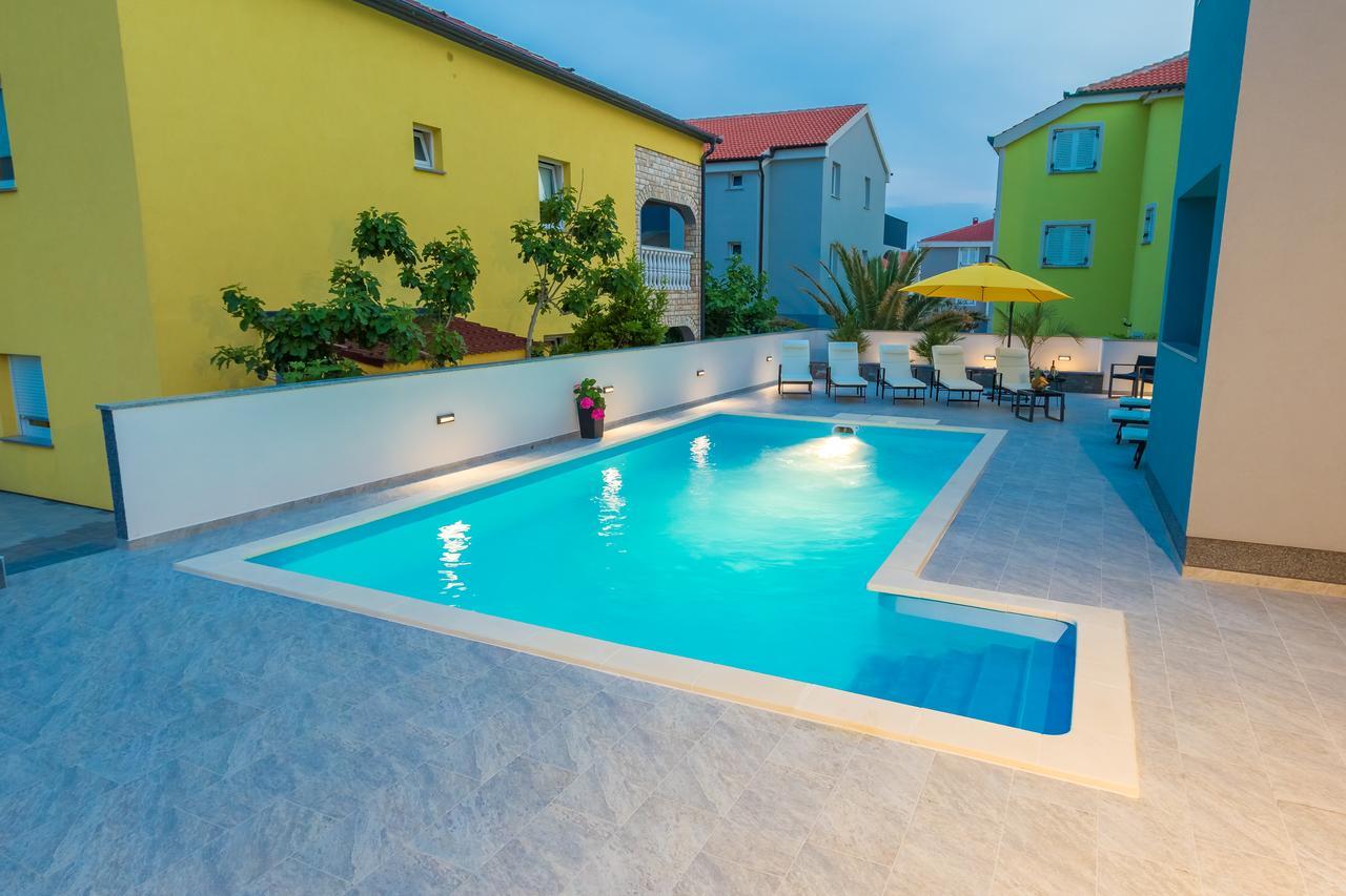 Lucky Luke Pool Apartments Novalja Buitenkant foto