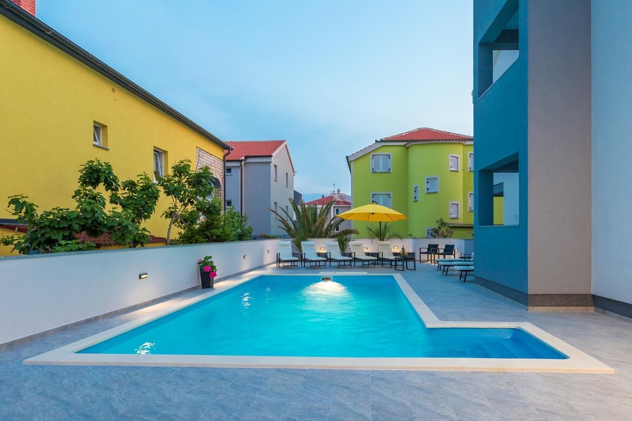 Lucky Luke Pool Apartments Novalja Buitenkant foto